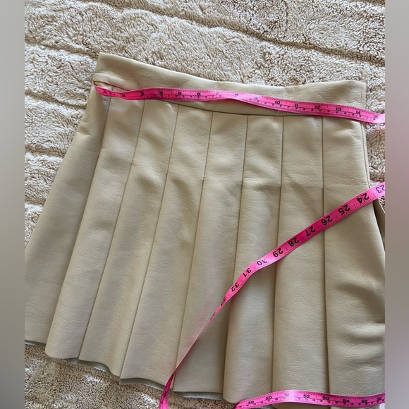 ARITZIA Sunday Best Vegan Leather Olive Mini Skirt size 8 - Picture 10 of 10